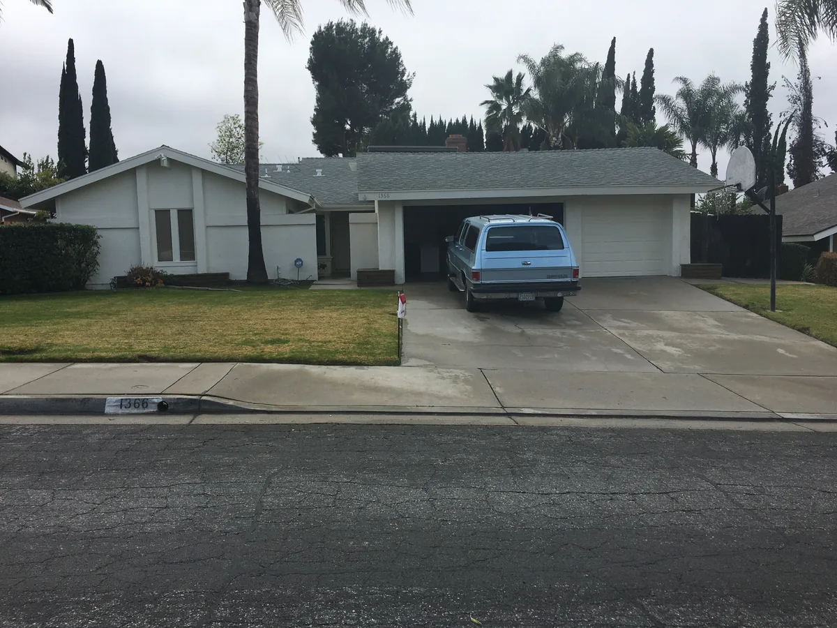 1366 Parkside Drive in Riverside before renovation